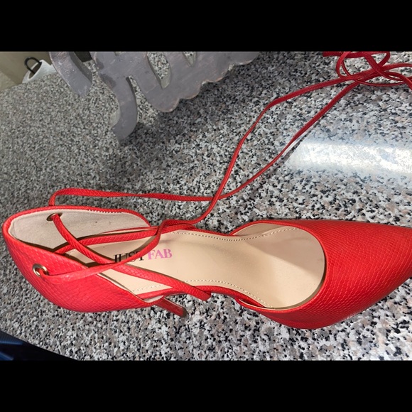 Just Fab Red pump with tassel straps - Picture 4 of 7